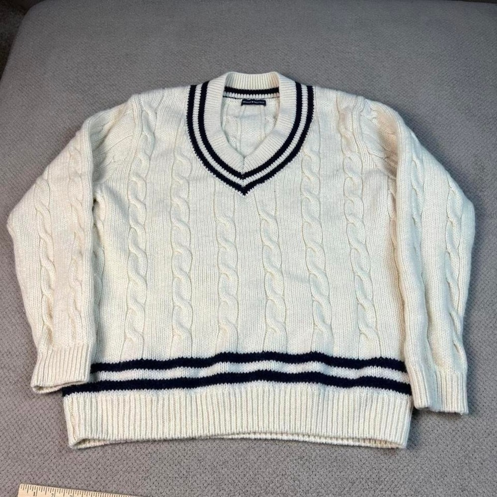 Brandy Melville Nikki‎ Heavy Wool Cable Knit Stripe Sweater White/cream Navy